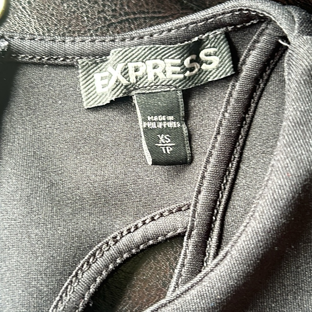 Express Top - Picture 6 of 6